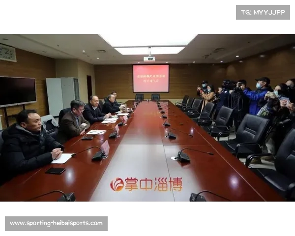 足球球员续约合同管理策略及其对俱乐部运营和球员职业生涯的影响分析